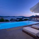 Katerina-stylish 4 Bedroom With Sea View