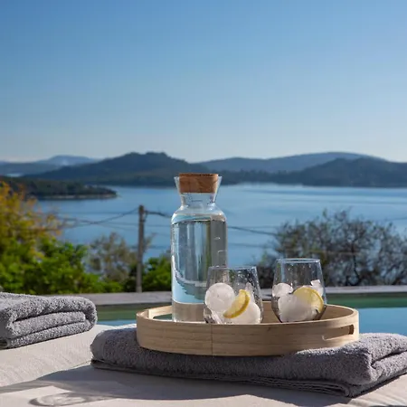 Katerina-stylish 4 Bedroom With Sea View *
