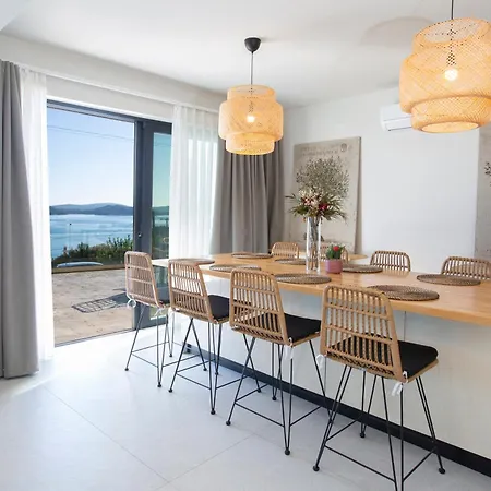 Katerina-stylish 4 Bedroom With Sea View Willa *