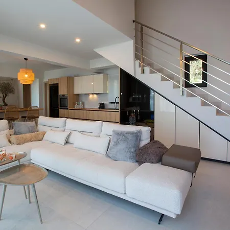 Villa Katerina-stylish 4 Bedroom With Sea View *