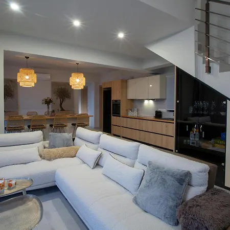 Katerina-stylish 4 Bedroom With Sea View Willa
